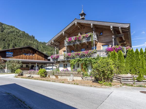 Außenseite Ferienhaus [Sommer]