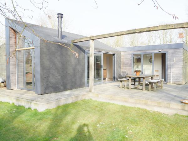 Außenseite Ferienhaus [Winter]