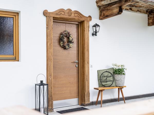 Außenseite Ferienhaus [Sommer]