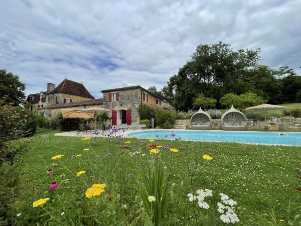 Außenseite Ferienhaus [Sommer]