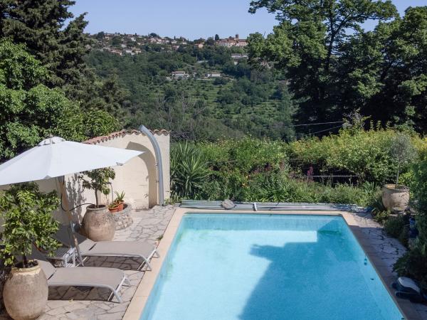 Vue de la maison de vacances [été]