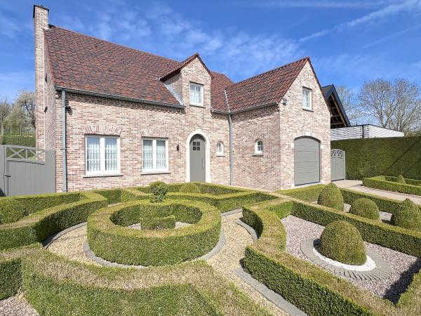 Außenseite Ferienhaus [Sommer]