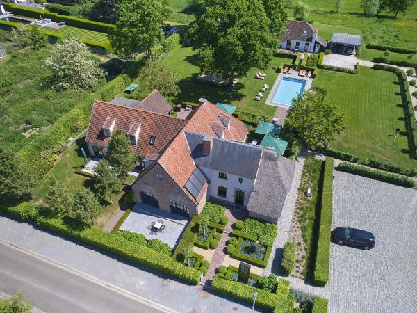 Außenseite Ferienhaus [Sommer]