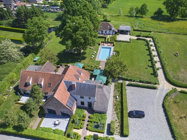 Außenseite Ferienhaus [Sommer]