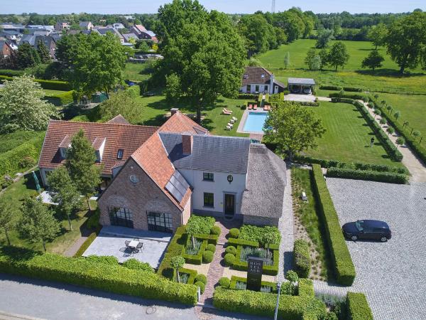Außenseite Ferienhaus [Sommer]