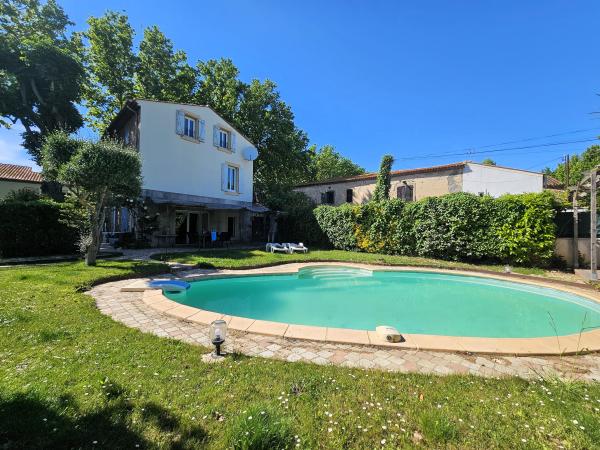 Außenseite Ferienhaus [Sommer]