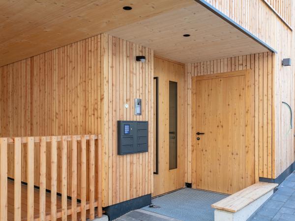 Außenseite Ferienhaus [Sommer]
