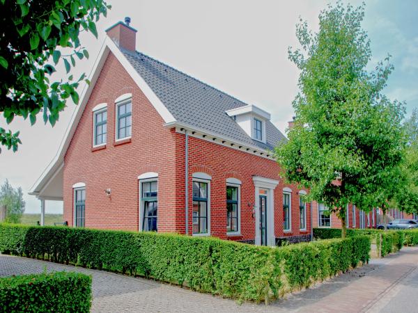 Außenseite Ferienhaus [Sommer]