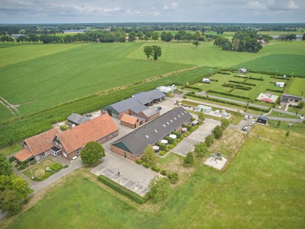 Außenseite Ferienhaus [Sommer]