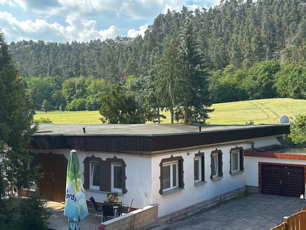 Außenseite Ferienhaus [Sommer]