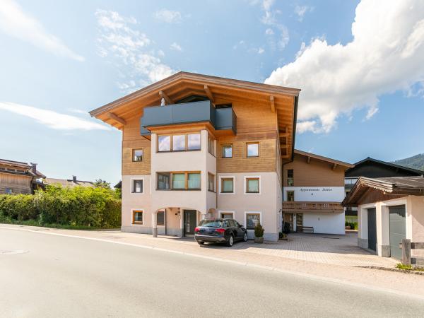 Außenseite Ferienhaus [Sommer]