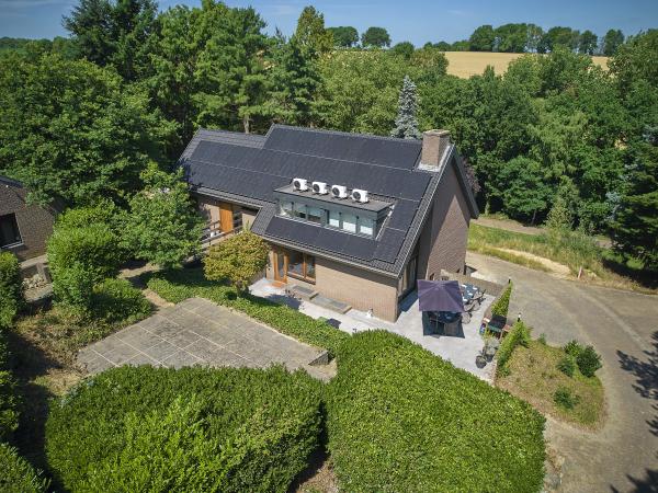 Außenseite Ferienhaus [Sommer]