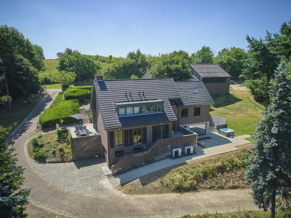 Außenseite Ferienhaus [Sommer]