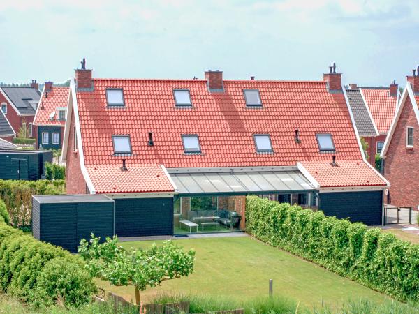 Außenseite Ferienhaus [Sommer]