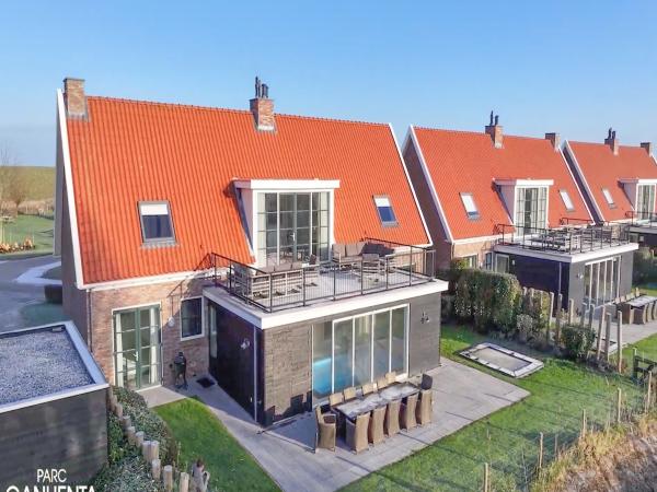Außenseite Ferienhaus [Sommer]