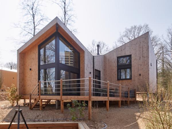 Außenseite Ferienhaus [Sommer]