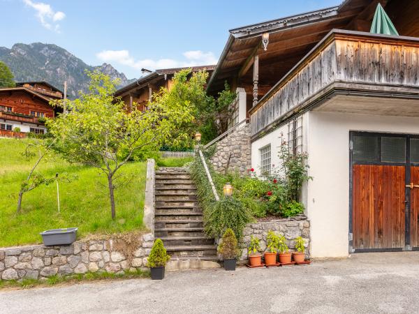 Außenseite Ferienhaus [Sommer]