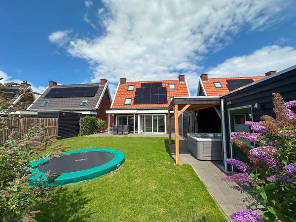 Extérieur maison de vacances [été]