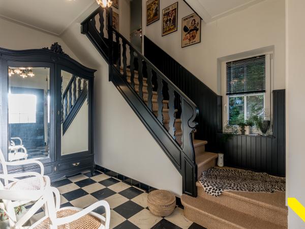 Entrance / Reception