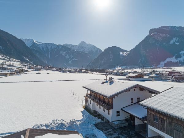 Außenseite Ferienhaus [Winter]