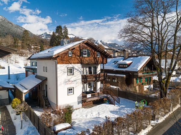 Außenseite Ferienhaus [Winter]