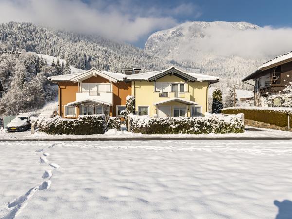 Außenseite Ferienhaus [Winter]