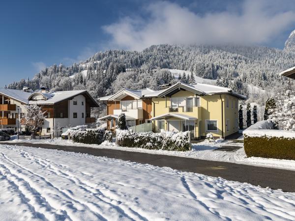 Außenseite Ferienhaus [Winter]