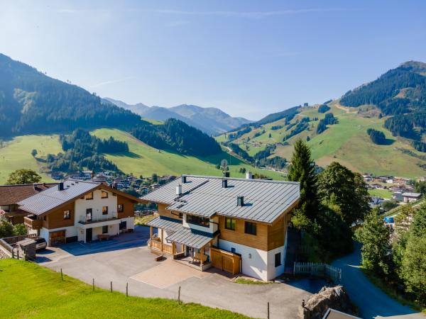 Außenseite Ferienhaus [Sommer]