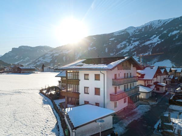 Außenseite Ferienhaus [Winter]