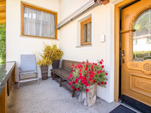 Entrance / Reception