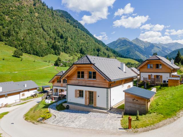 Außenseite Ferienhaus [Sommer]