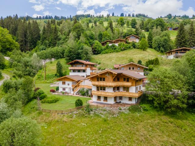 Außenseite Ferienhaus [Sommer]