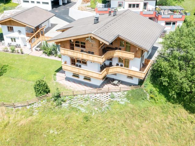 Außenseite Ferienhaus [Sommer]