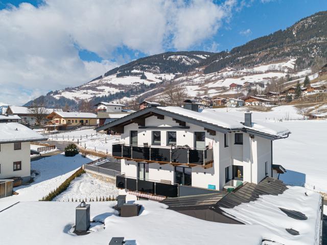 Außenseite Ferienhaus [Winter]