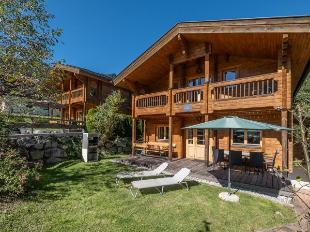 Außenseite Ferienhaus [Sommer]