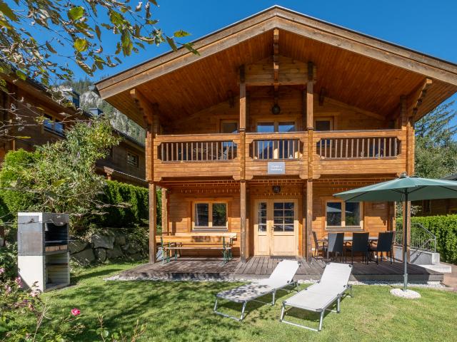 Außenseite Ferienhaus [Sommer]