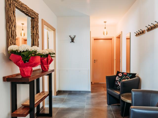 Entrance / Reception