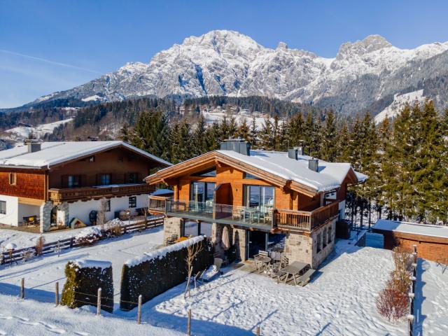 Außenseite Ferienhaus [Winter]