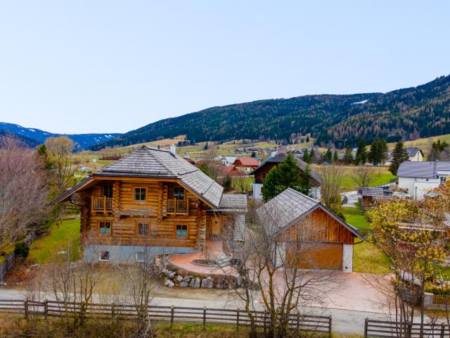 Außenseite Ferienhaus [Sommer]
