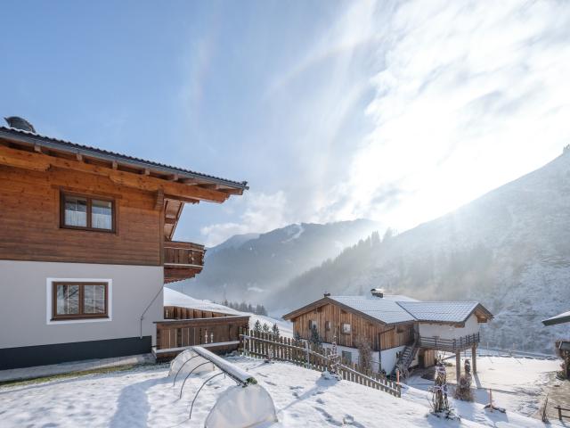 Außenseite Ferienhaus [Winter]