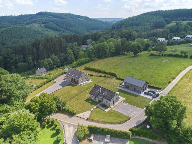 Immediate Surroundings (<1 km)