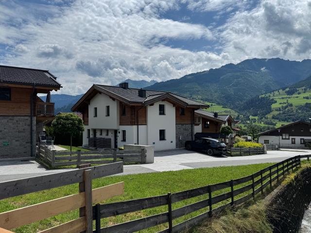 Außenseite Ferienhaus [Sommer]