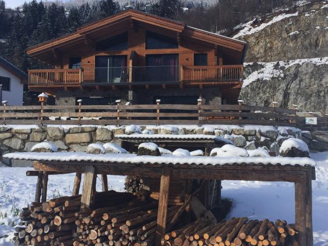 Außenseite Ferienhaus [Winter]