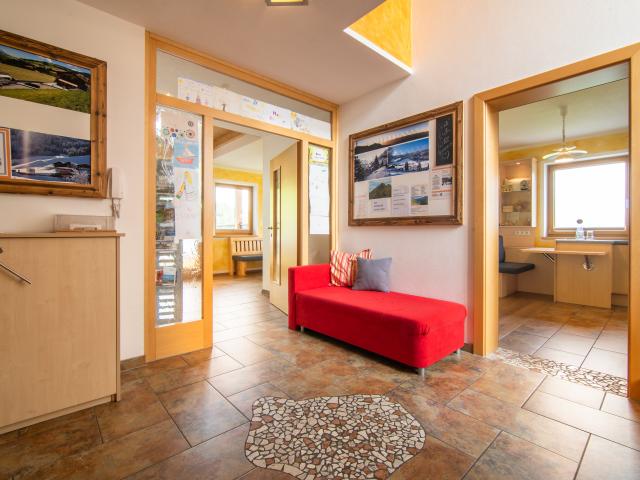 Entrance / Reception