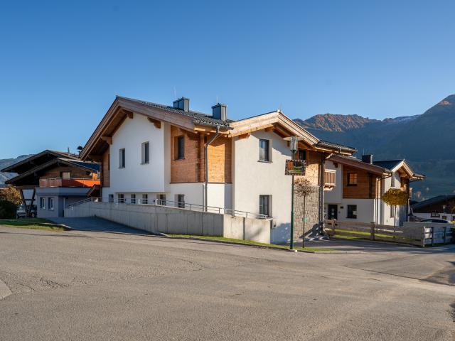 Außenseite Ferienhaus [Sommer]