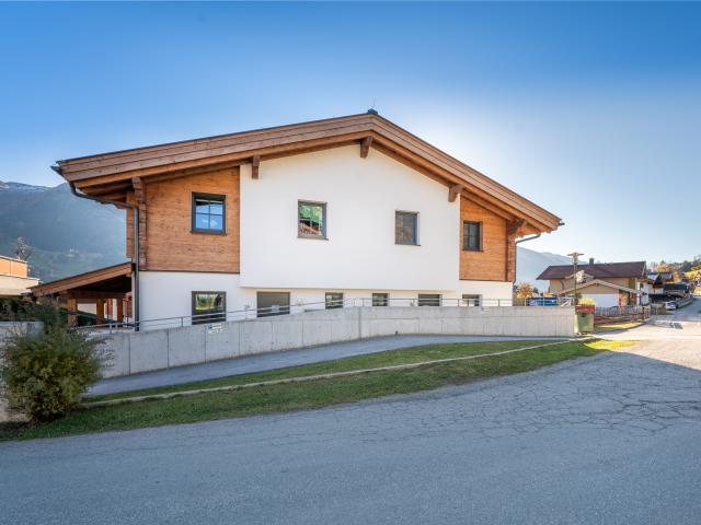 Außenseite Ferienhaus [Sommer]