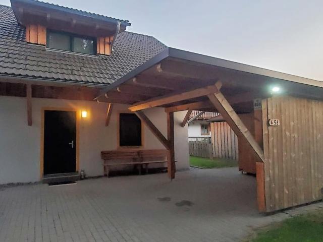 Außenseite Ferienhaus [Sommer]