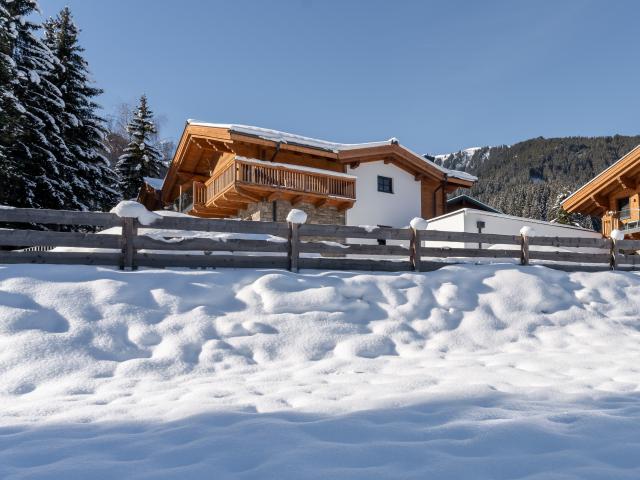 Außenseite Ferienhaus [Winter]