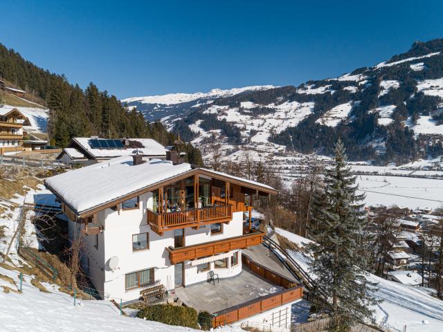 Holiday Home Exterior [winter]