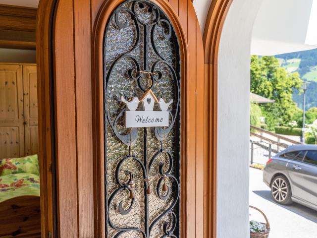 Entrance / Reception